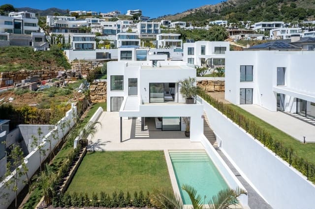 4 soveværelse Villa til salg i Mijas med swimmingpool - € 1.945.000 (Ref: 9798184)