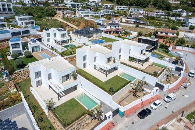 4 soveværelse Villa til salg i Mijas med swimmingpool - € 1.945.000 (Ref: 9798184)