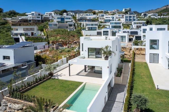 4 soveværelse Villa til salg i Mijas med swimmingpool - € 1.945.000 (Ref: 9798184)