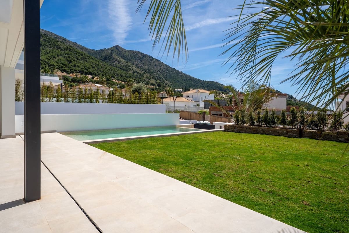 4 soveværelse Villa til salg i Mijas med swimmingpool - € 1.945.000 (Ref: 9798184)