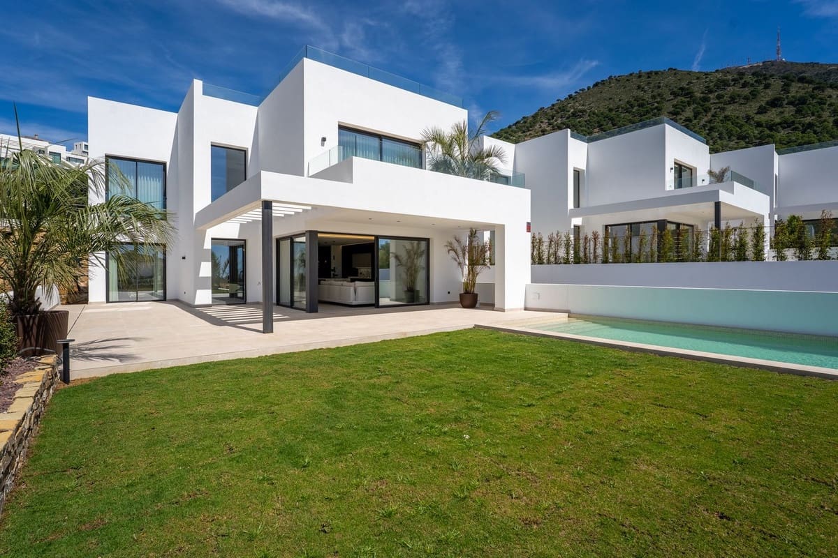 4 soveværelse Villa til salg i Mijas med swimmingpool - € 1.945.000 (Ref: 9798184)