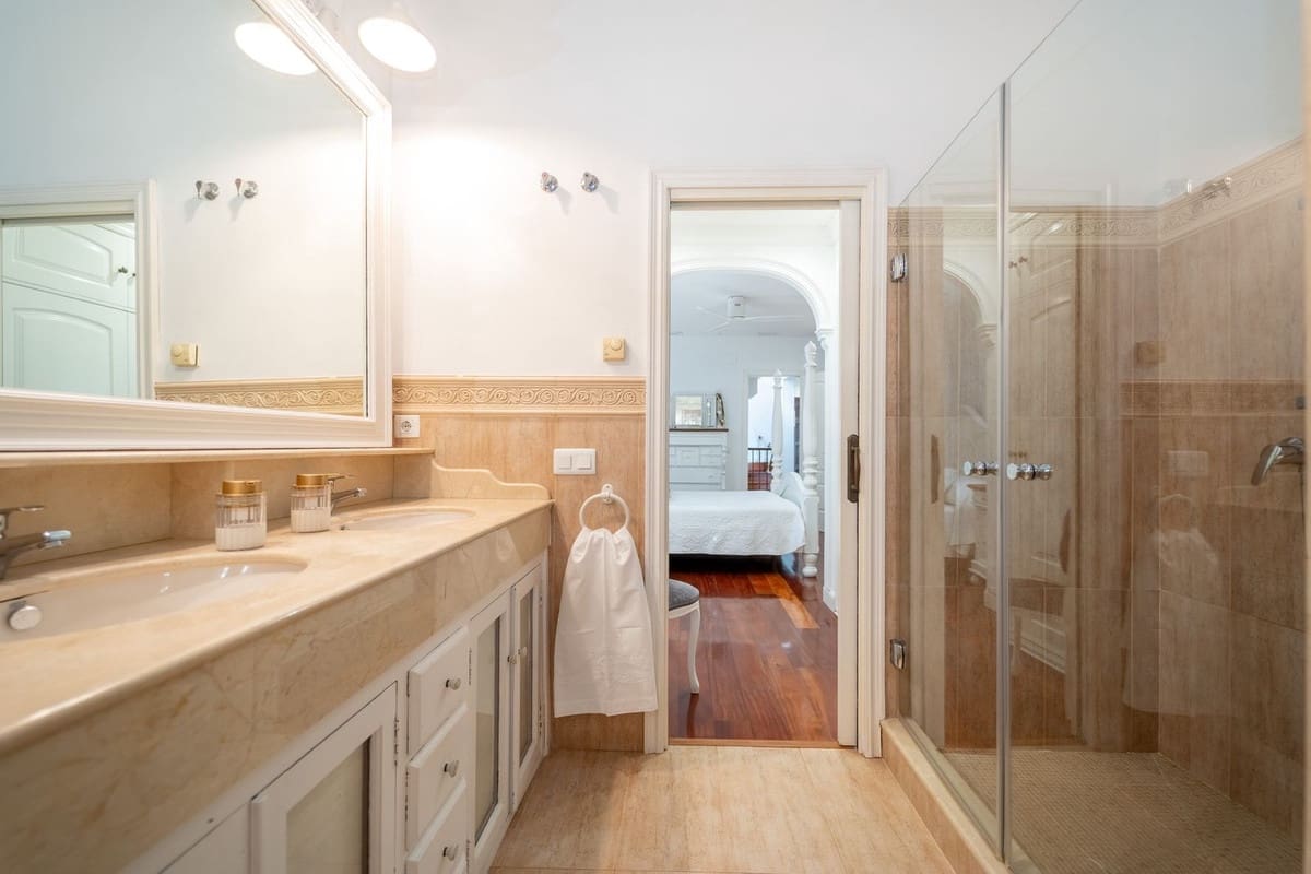 4 soverom Villa til salgs i La Sierrezuela med svømmebasseng - € 1 440 000 (Ref: 9798186)