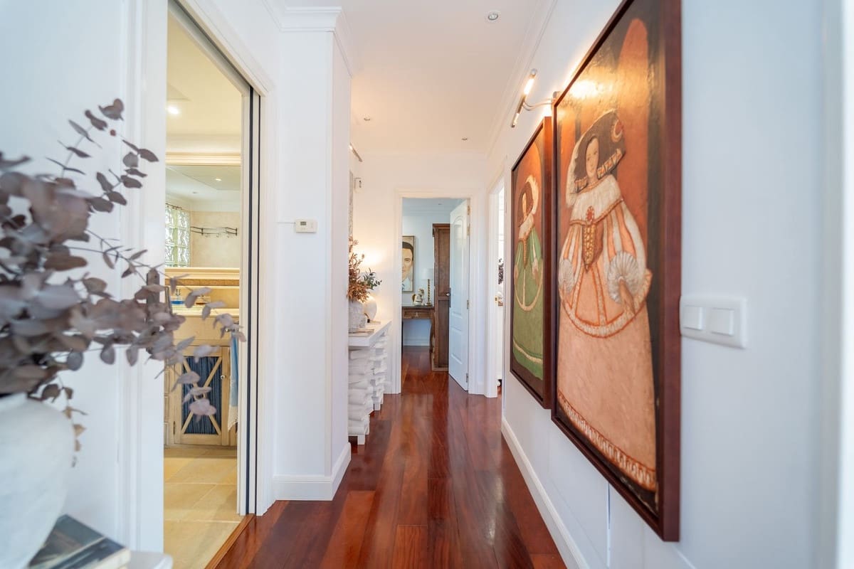 4 soverom Villa til salgs i La Sierrezuela med svømmebasseng - € 1 440 000 (Ref: 9798186)