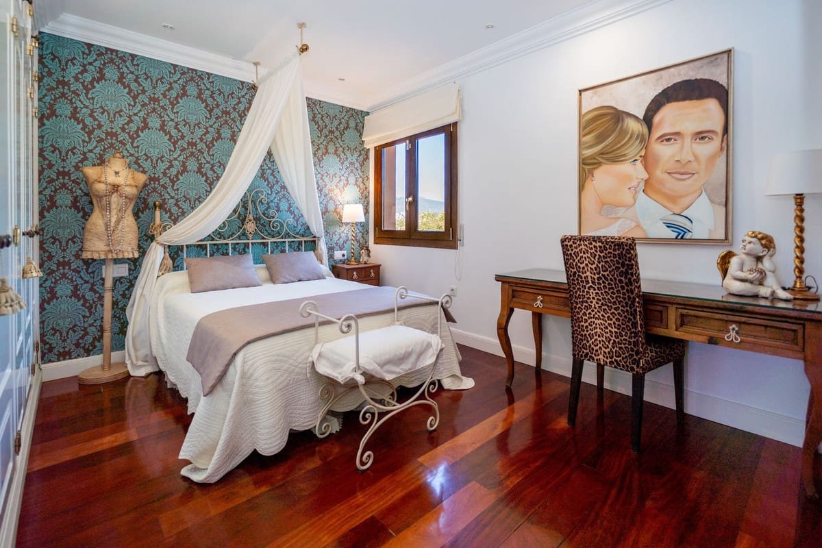 4 soverom Villa til salgs i La Sierrezuela med svømmebasseng - € 1 440 000 (Ref: 9798186)