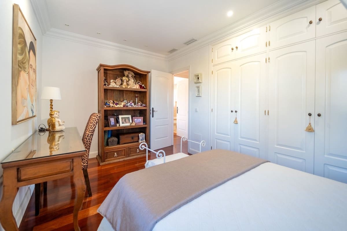 4 soverom Villa til salgs i La Sierrezuela med svømmebasseng - € 1 440 000 (Ref: 9798186)