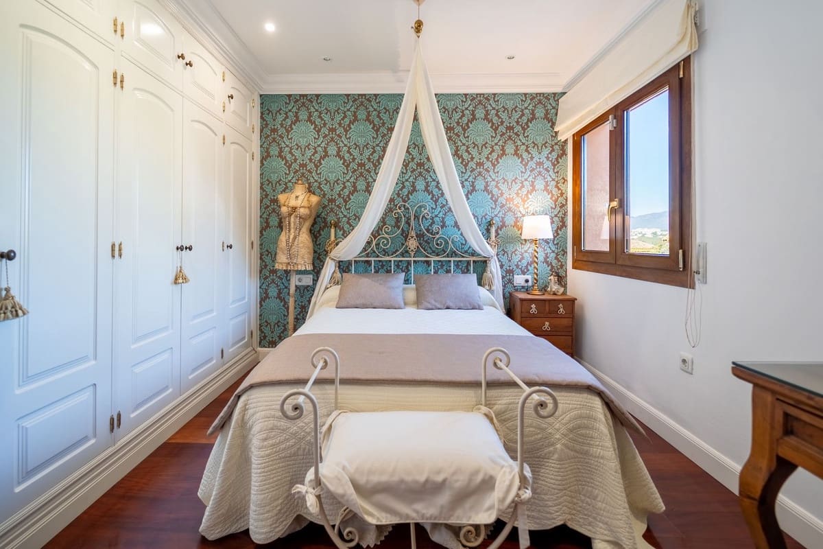 4 soverom Villa til salgs i La Sierrezuela med svømmebasseng - € 1 440 000 (Ref: 9798186)