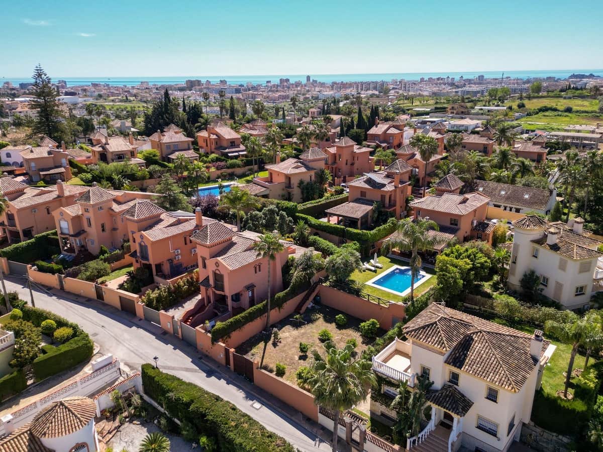 4 soverom Villa til salgs i La Sierrezuela med svømmebasseng - € 1 440 000 (Ref: 9798186)