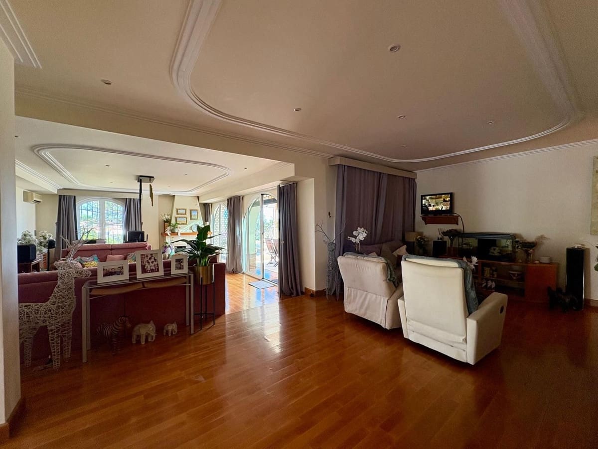 5 quarto Moradia para venda em Fuengirola com piscina - 1 900 000 € (Ref: 9800049)