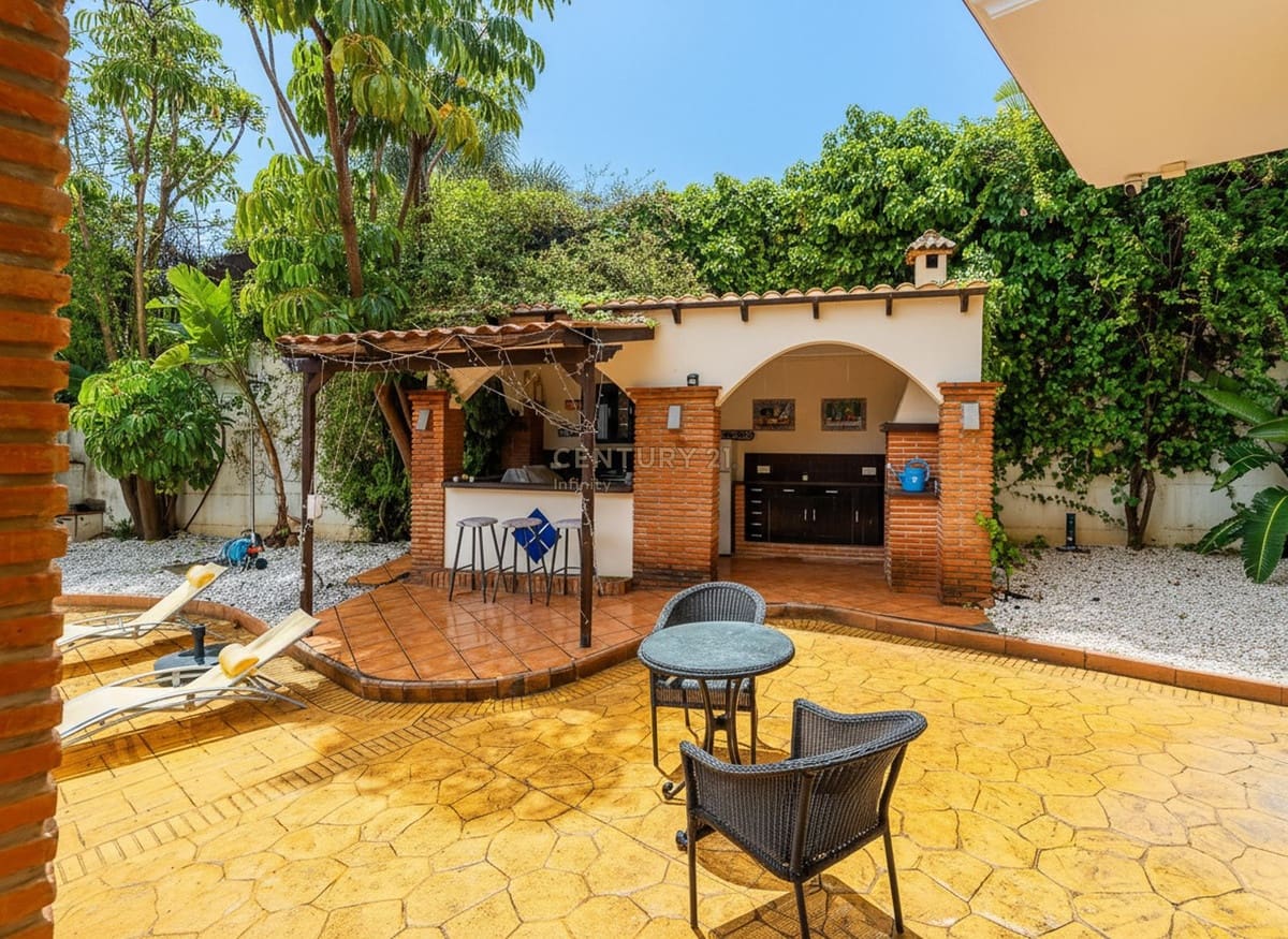 3 makuuhuone Huvila myytävänä paikassa Mijas Golf mukana uima-altaan - 990 000 € (Ref: 9800050)