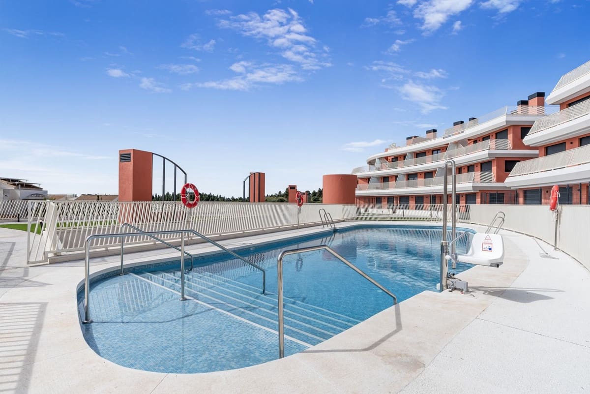 3 chambre Appartement à vendre à La Cala de Mijas avec piscine - 385 000 € (Ref: 9801272)