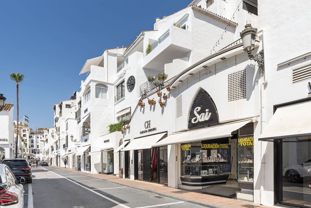 2 slaapkamer Appartement te koop in Puerto Banus - € 500.000 (Ref: 9805439)