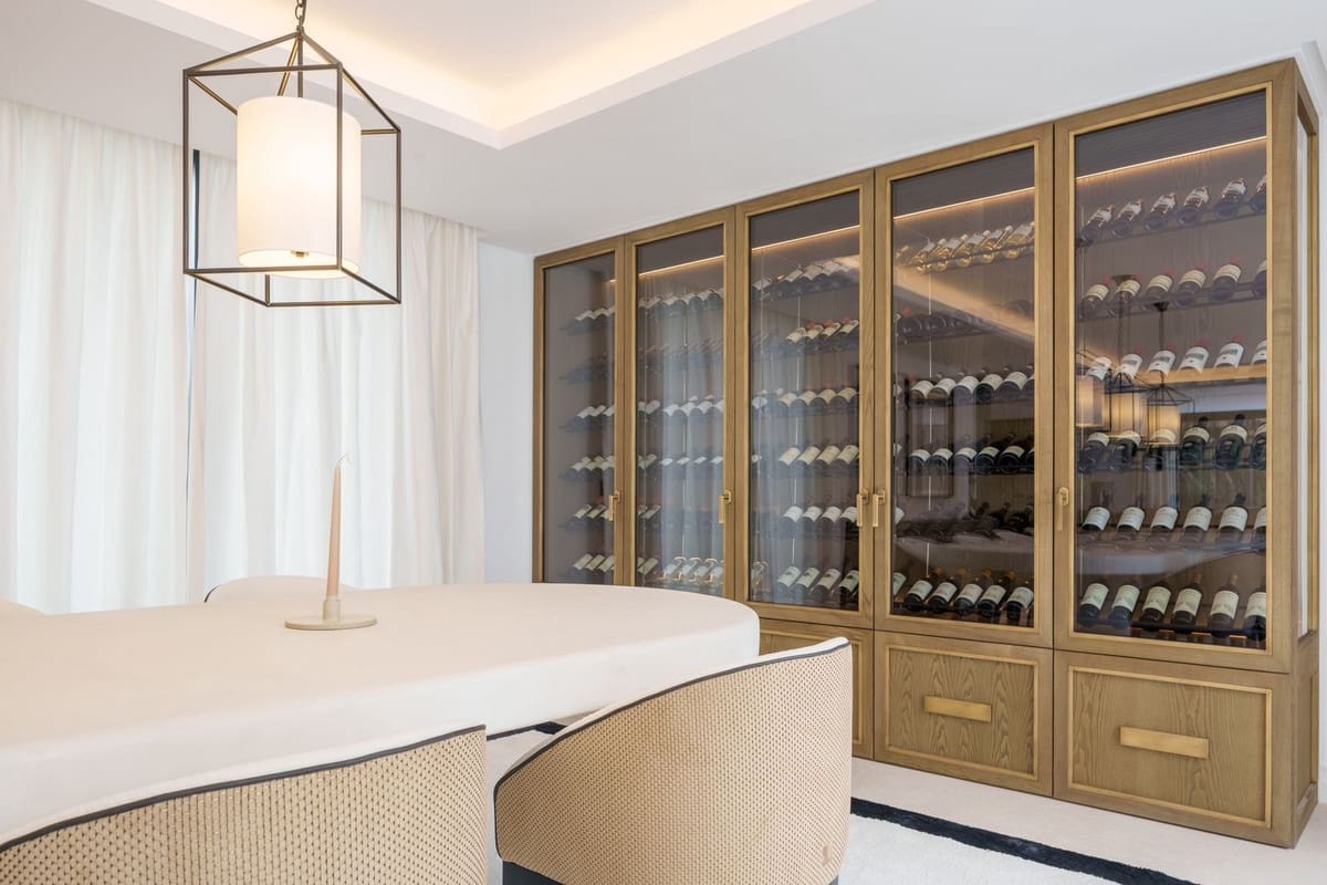 5 slaapkamer Villa te koop in Nueva Andalucia - € 7.800.000 (Ref: 9805440)