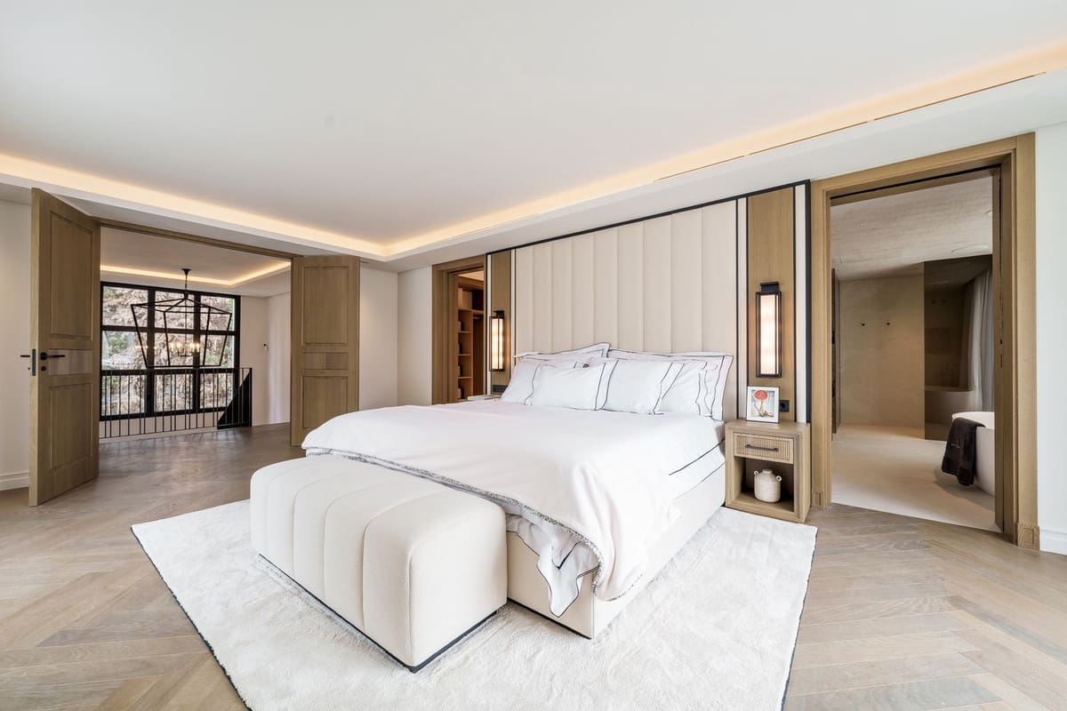 5 slaapkamer Villa te koop in Nueva Andalucia - € 7.800.000 (Ref: 9805440)