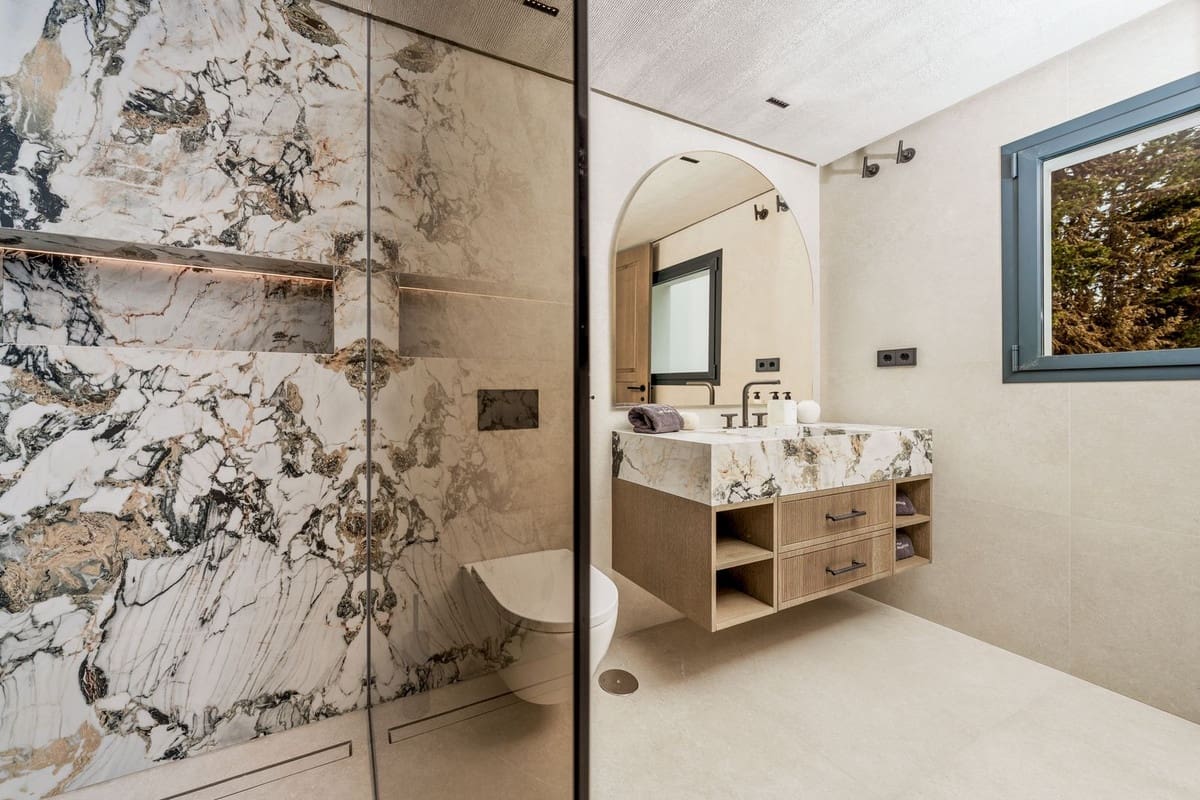 5 slaapkamer Villa te koop in Nueva Andalucia - € 7.800.000 (Ref: 9805440)