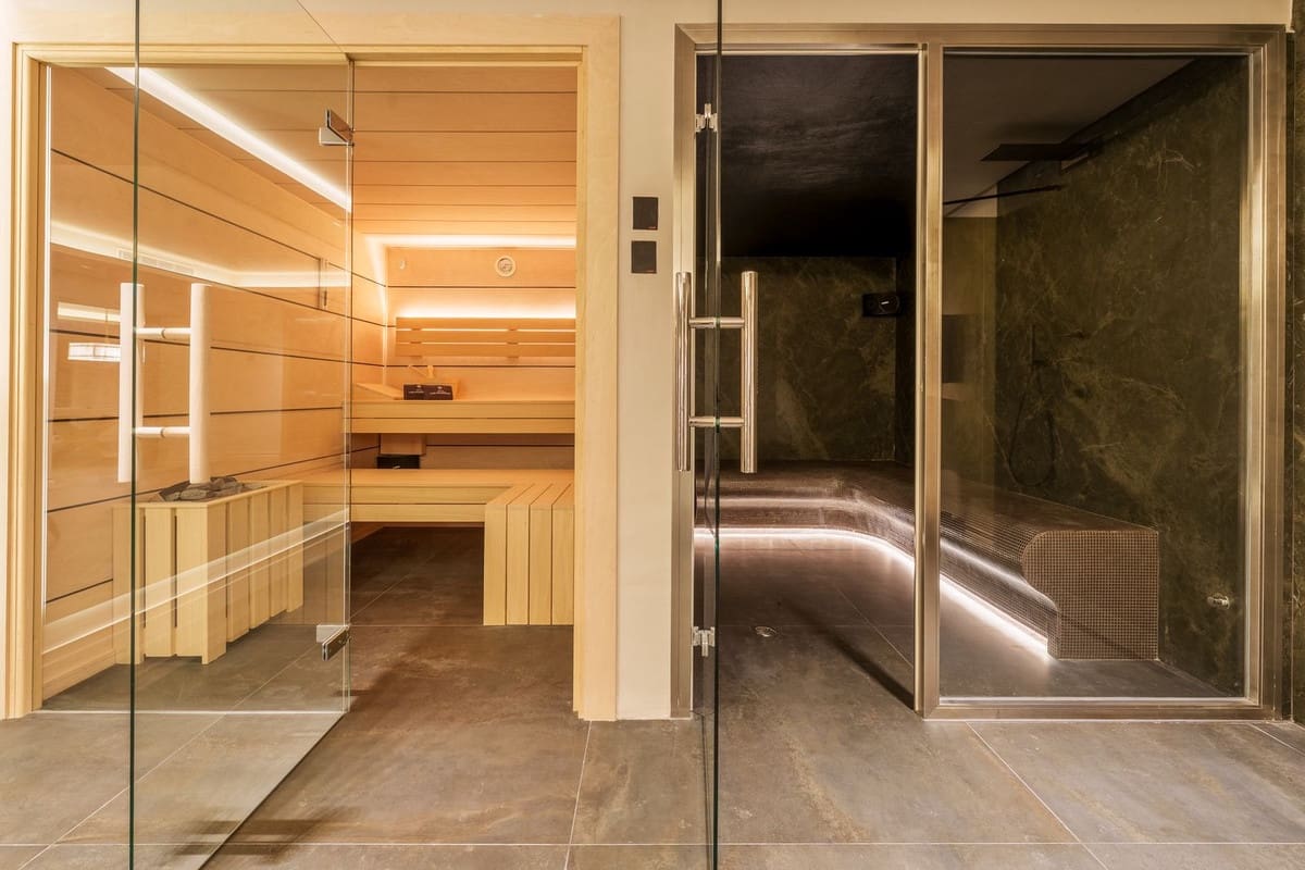 5 slaapkamer Villa te koop in Nueva Andalucia - € 7.800.000 (Ref: 9805440)