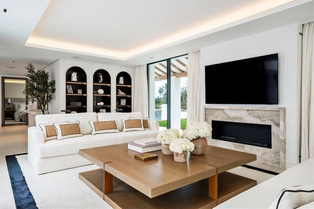 5 slaapkamer Villa te koop in Las Brisas, Marbella - € 7.800.000 (Ref: 9805440)