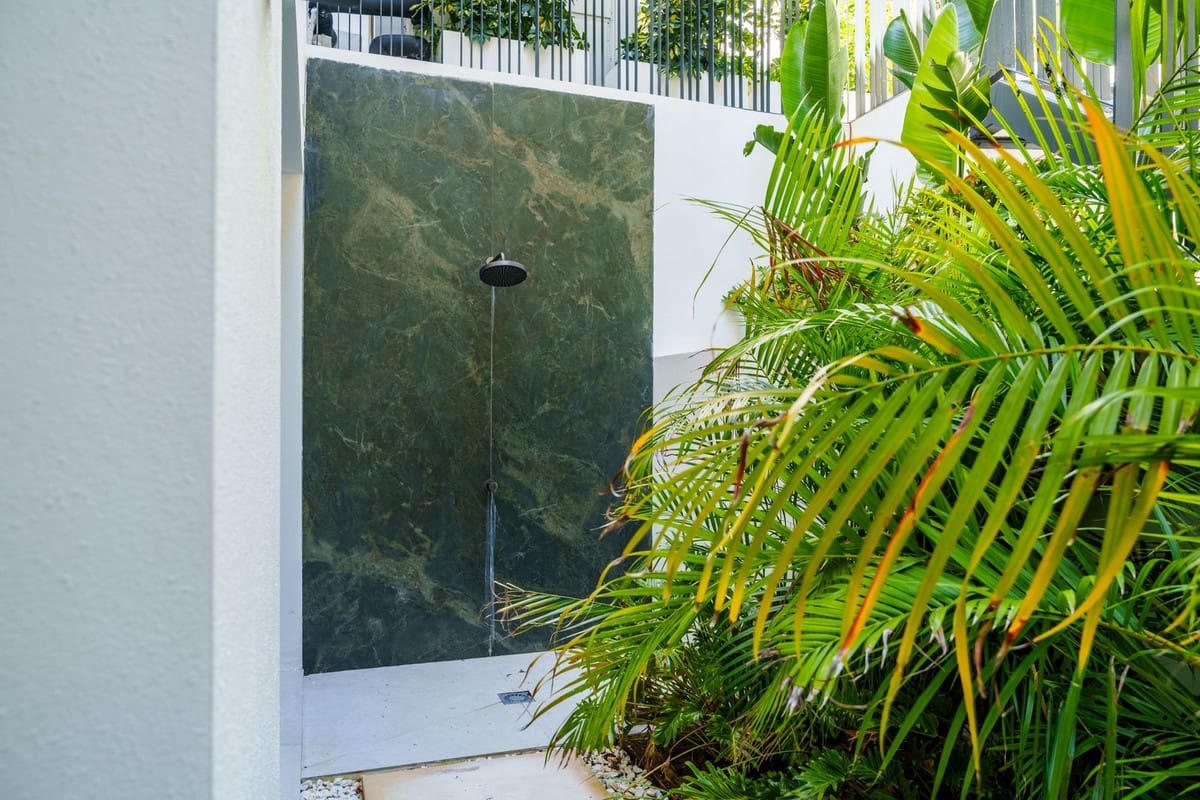 5 slaapkamer Villa te koop in Nueva Andalucia - € 7.800.000 (Ref: 9805440)