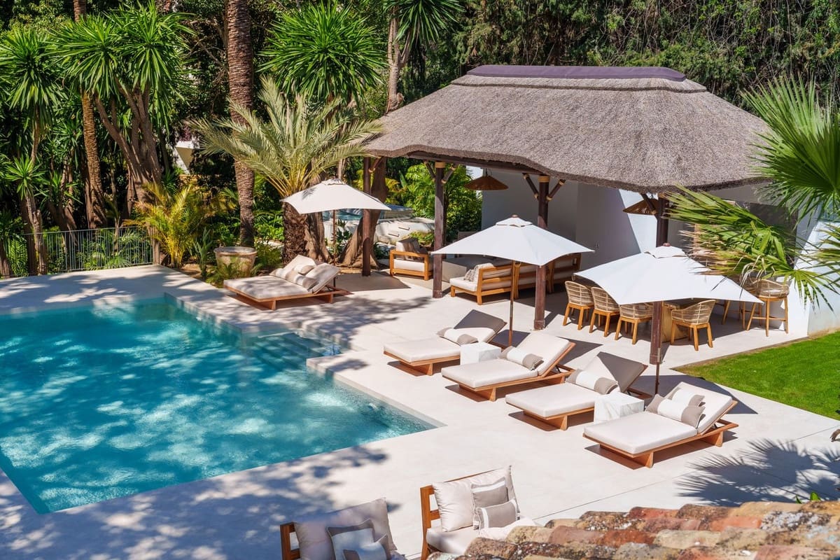 5 slaapkamer Villa te koop in Nueva Andalucia - € 7.800.000 (Ref: 9805440)