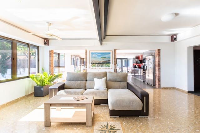 5 sovrum Villa till salu i Torremolinos med pool - 915 000 € (Ref: 9805441)