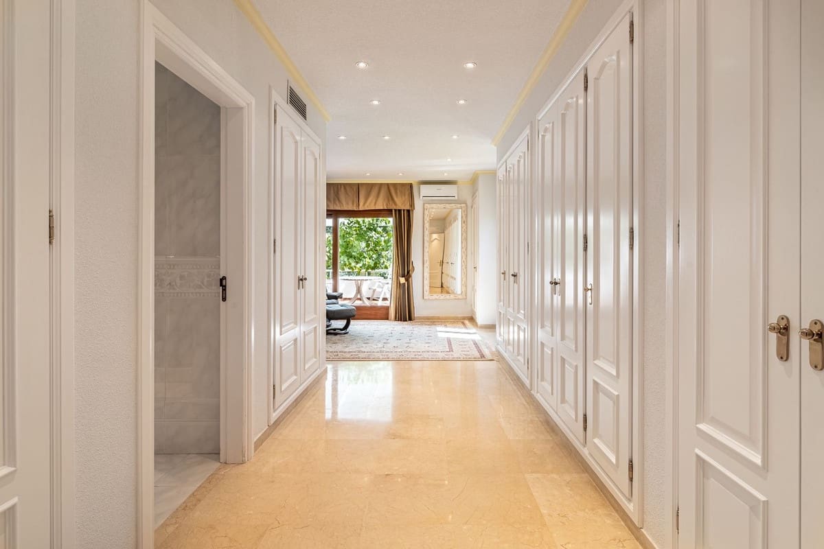 5 bedroom Villa for sale in Cancelada with pool - € 2,400,000 (Ref: 9805442)