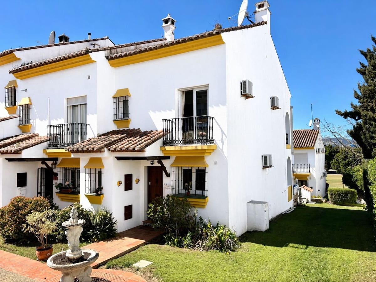 3 soverom Hus til salgs i Mijas Golf med svømmebasseng - € 360 000 (Ref: 9807153)
