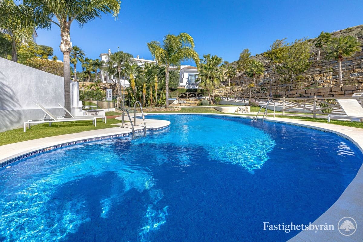 3 sovrum Lägenhet till salu i Benahavis med pool - 499 000 € (Ref: 9807154)