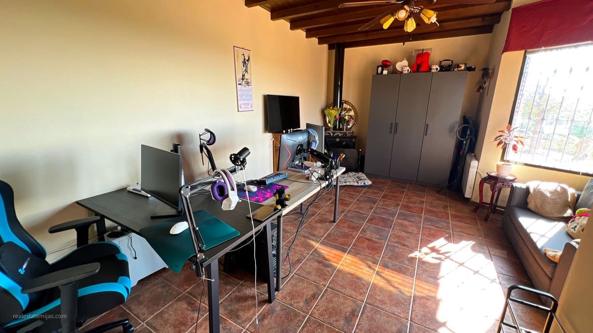 5 slaapkamer Villa te koop in Valtocado met zwembad - € 1.600.000 (Ref: 9807155)