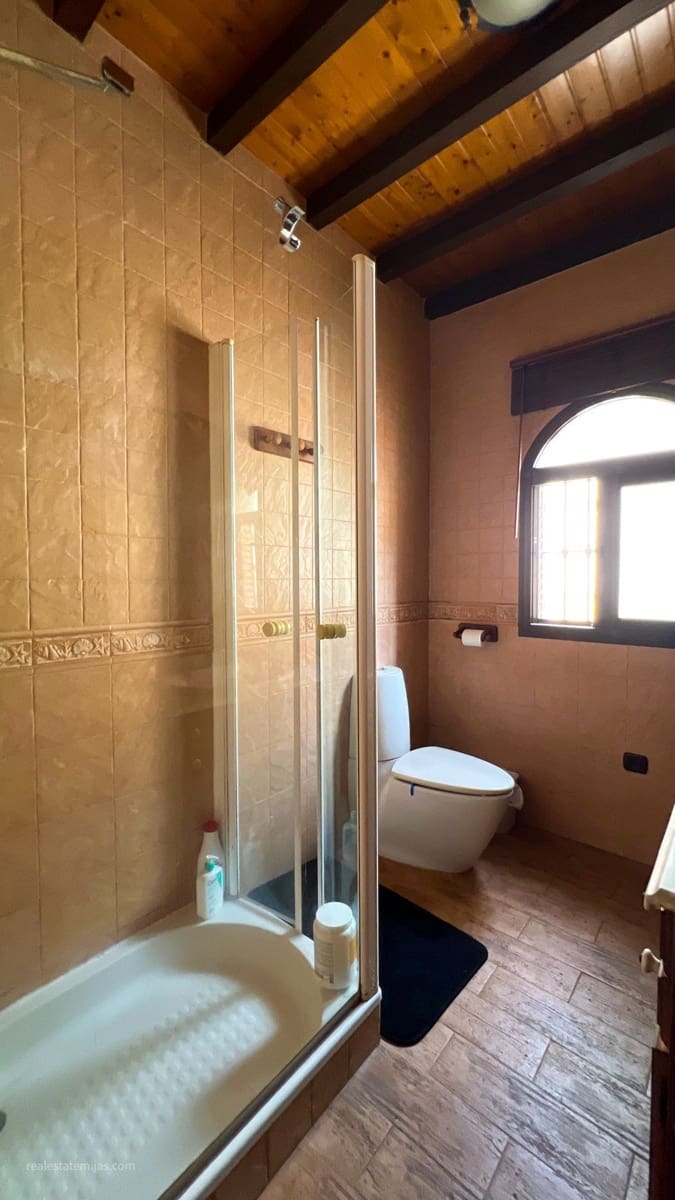 5 slaapkamer Villa te koop in Valtocado met zwembad - € 1.600.000 (Ref: 9807155)
