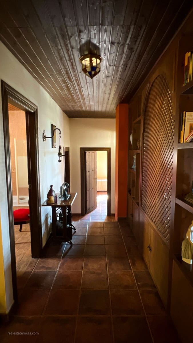 5 slaapkamer Villa te koop in Valtocado met zwembad - € 1.600.000 (Ref: 9807155)