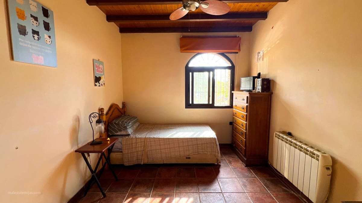 5 slaapkamer Villa te koop in Valtocado met zwembad - € 1.600.000 (Ref: 9807155)