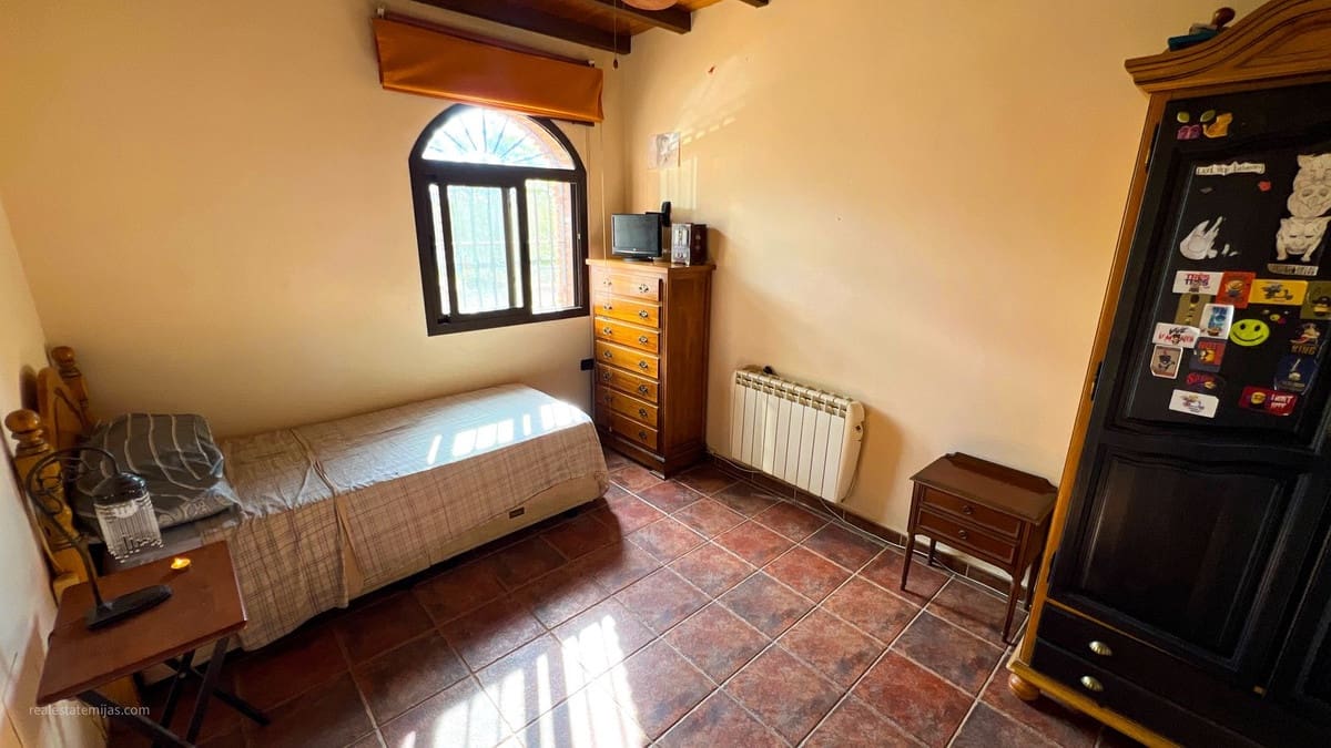 5 slaapkamer Villa te koop in Valtocado met zwembad - € 1.600.000 (Ref: 9807155)