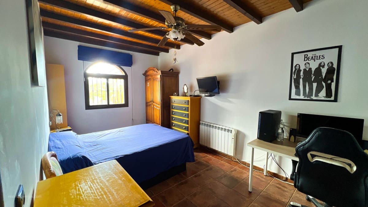 5 slaapkamer Villa te koop in Valtocado met zwembad - € 1.600.000 (Ref: 9807155)