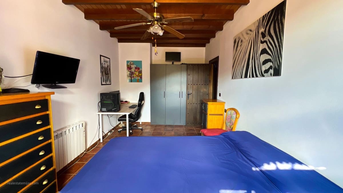 5 slaapkamer Villa te koop in Valtocado met zwembad - € 1.600.000 (Ref: 9807155)