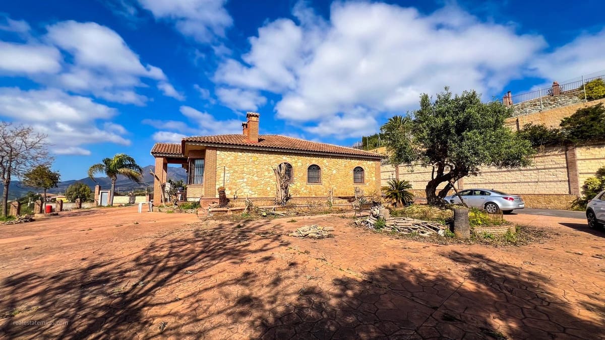 5 slaapkamer Villa te koop in Valtocado met zwembad - € 1.600.000 (Ref: 9807155)