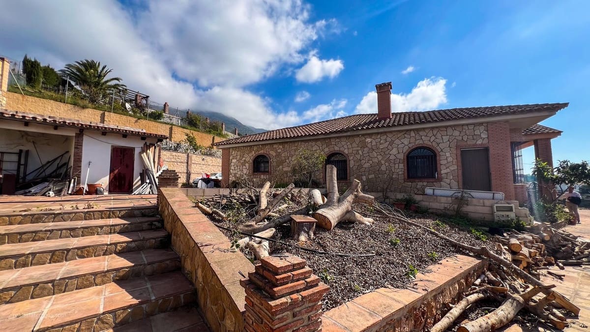 5 slaapkamer Villa te koop in Valtocado met zwembad - € 1.600.000 (Ref: 9807155)