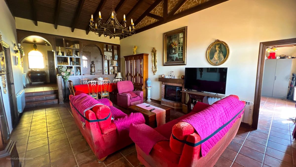 5 slaapkamer Villa te koop in Valtocado met zwembad - € 1.600.000 (Ref: 9807155)