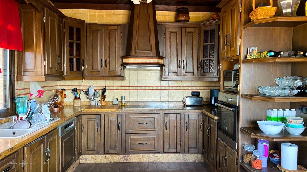 5 slaapkamer Villa te koop in Valtocado met zwembad - € 1.600.000 (Ref: 9807155)
