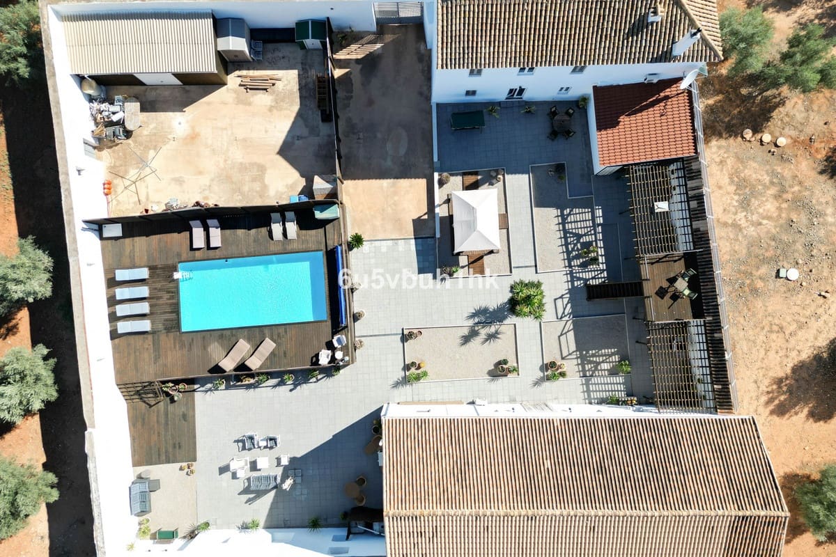 7 Zimmer Villa zu verkaufen in Sierra de Yeguas mit Pool - 875.000 € (Ref: 9807158)