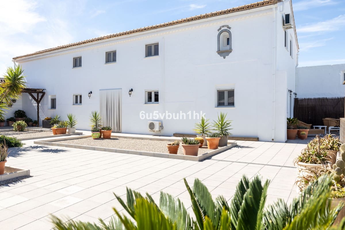 7 Zimmer Villa zu verkaufen in Sierra de Yeguas mit Pool - 875.000 € (Ref: 9807158)