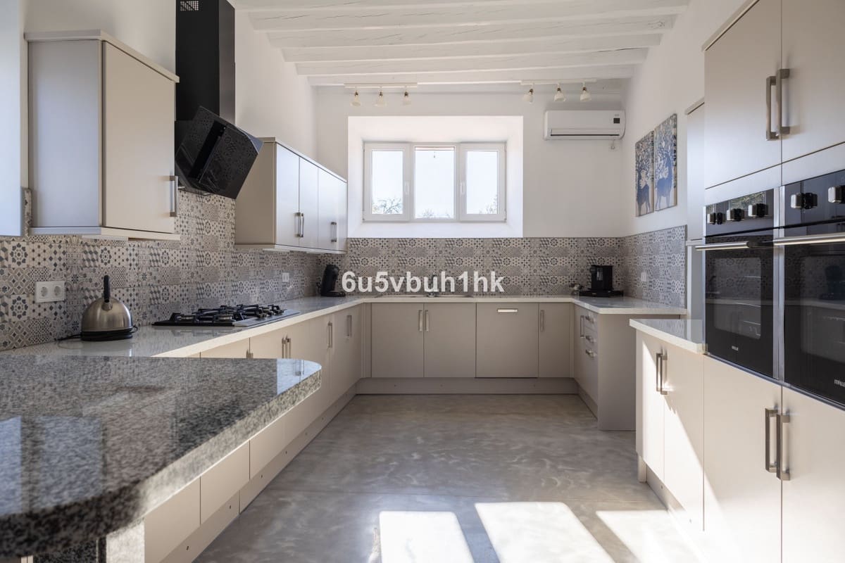 7 Zimmer Villa zu verkaufen in Sierra de Yeguas mit Pool - 875.000 € (Ref: 9807158)