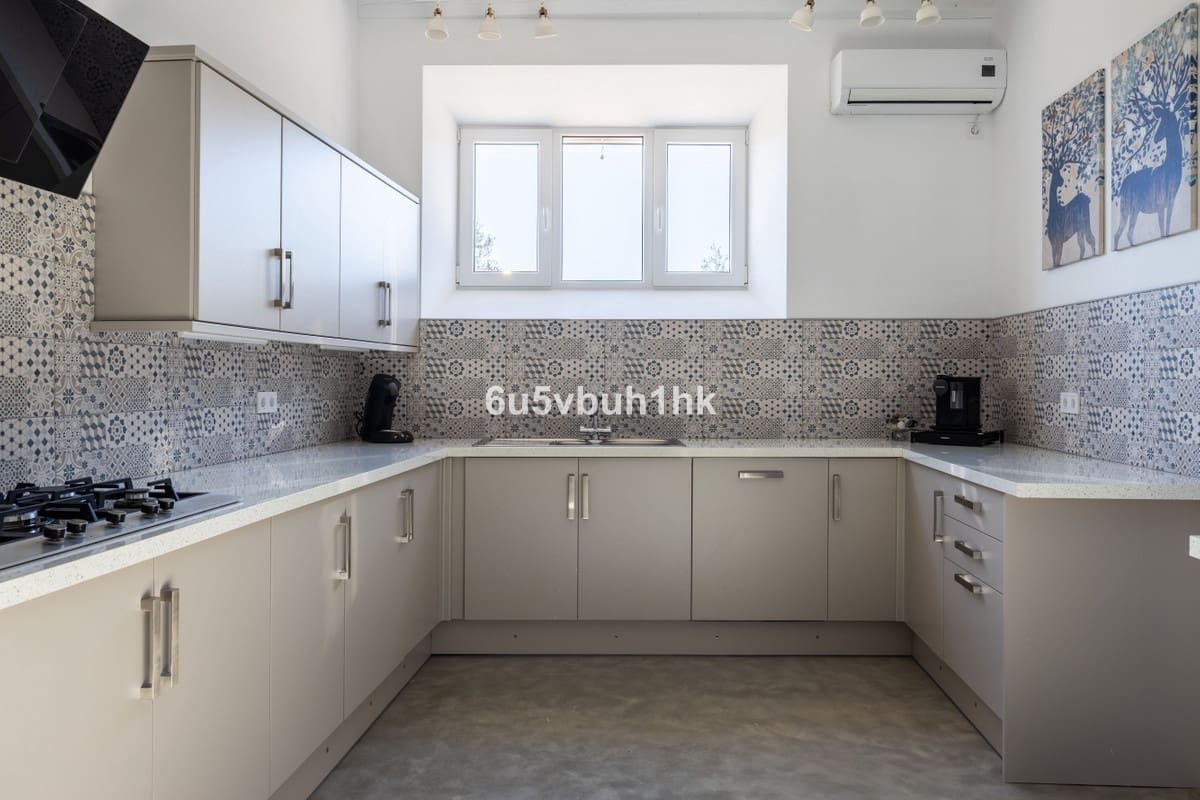 7 Zimmer Villa zu verkaufen in Sierra de Yeguas mit Pool - 875.000 € (Ref: 9807158)