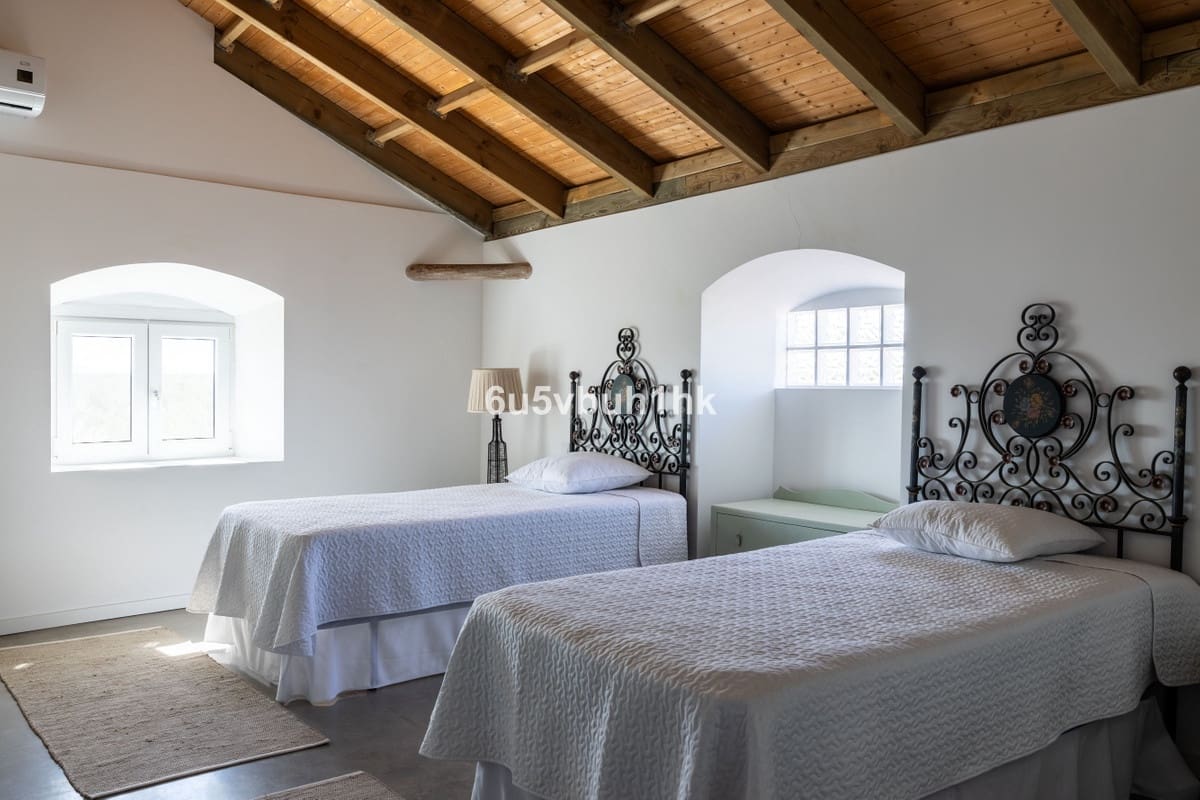 7 Zimmer Villa zu verkaufen in Sierra de Yeguas mit Pool - 875.000 € (Ref: 9807158)