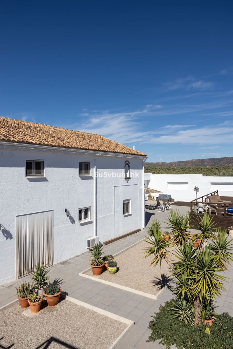 7 Zimmer Villa zu verkaufen in Sierra de Yeguas mit Pool - 875.000 € (Ref: 9807158)