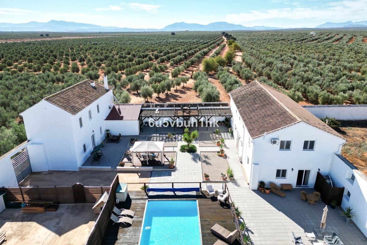 7 Zimmer Villa zu verkaufen in Sierra de Yeguas mit Pool - 875.000 € (Ref: 9807158)