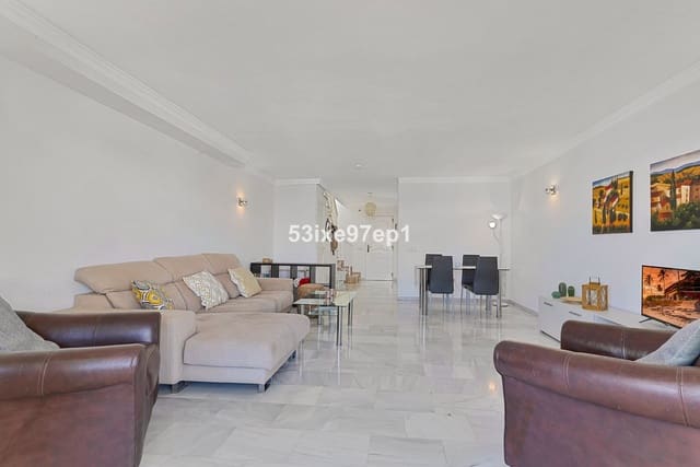 Casa de 2 habitaciones en Carvajal, Fuengirola en venta - 465.000 € (Ref: 9807159)