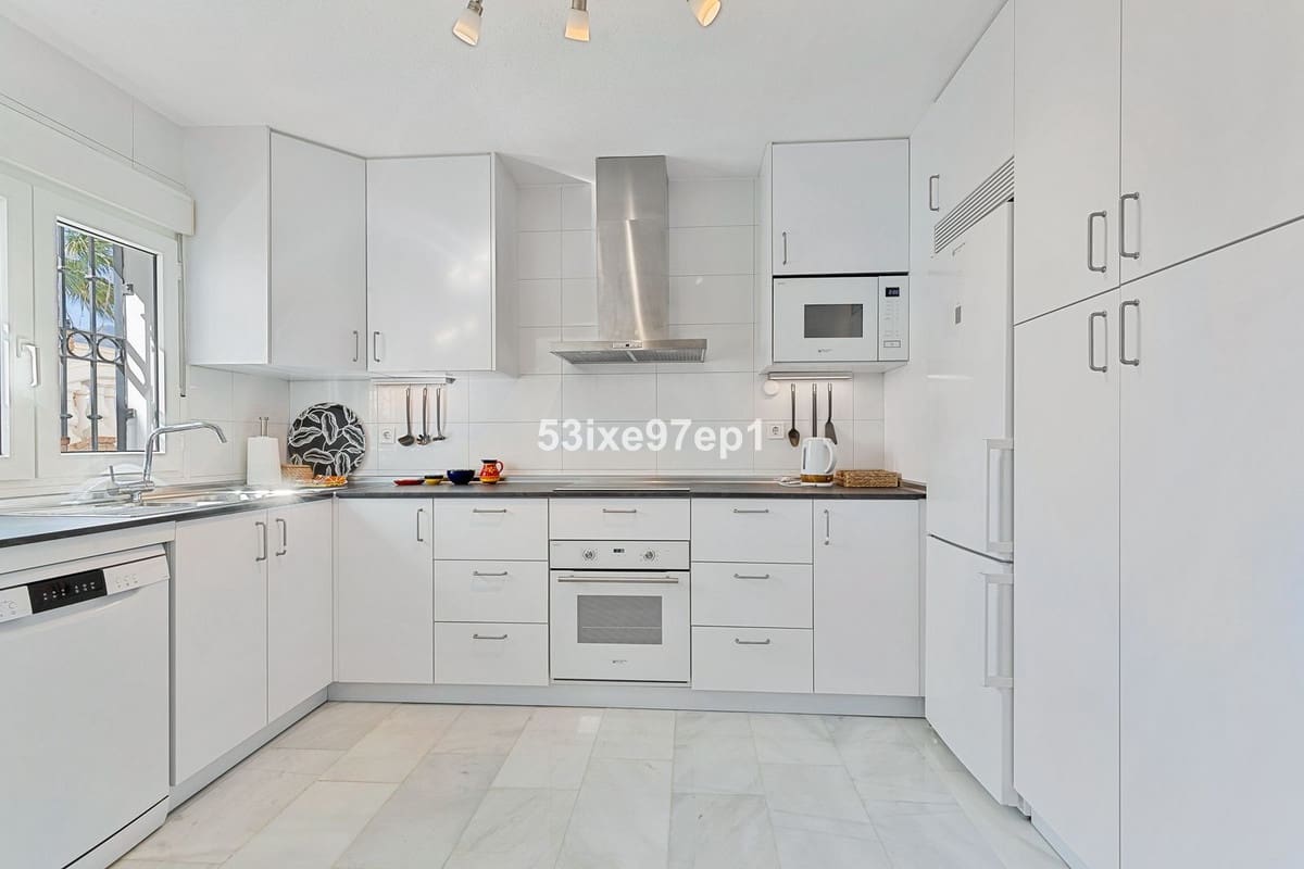 Casa de 2 habitaciones en Carvajal en venta - 465.000 € (Ref: 9807159)