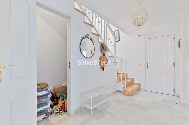 Casa de 2 habitaciones en Carvajal, Fuengirola en venta - 465.000 € (Ref: 9807159)