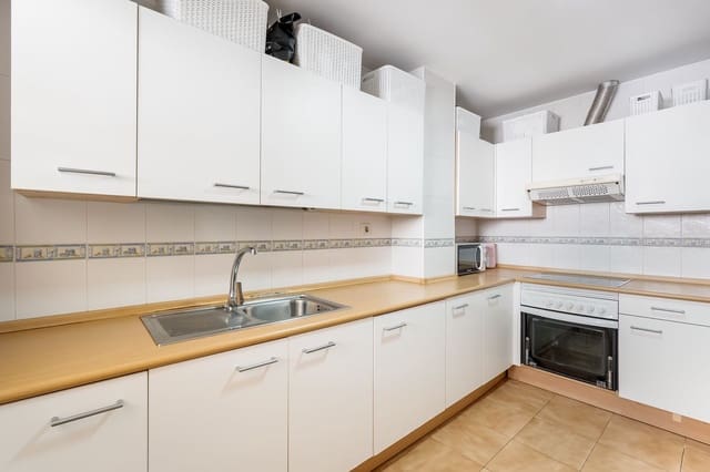 3 Zimmer Penthouse zu verkaufen in Estepona mit Pool - 490.000 € (Ref: 9807160)