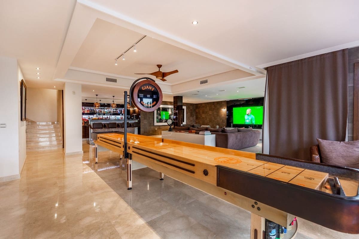 Chalet de 5 habitaciones en Benahavís en venta con piscina - 2.700.000 € (Ref: 9807161)