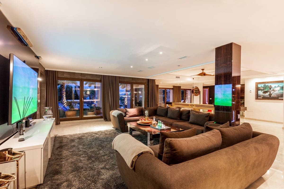 Chalet de 5 habitaciones en Benahavís en venta con piscina - 2.700.000 € (Ref: 9807161)